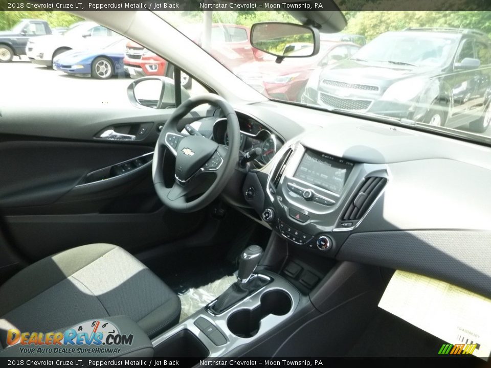 2018 Chevrolet Cruze LT Pepperdust Metallic / Jet Black Photo #11
