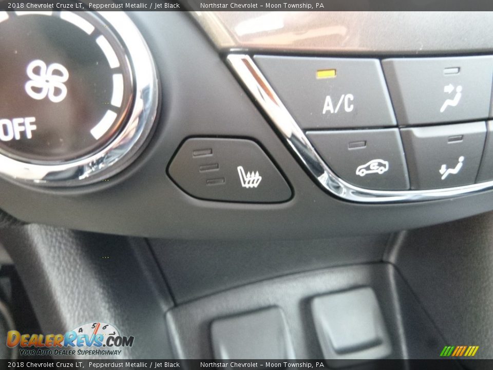 2018 Chevrolet Cruze LT Pepperdust Metallic / Jet Black Photo #20