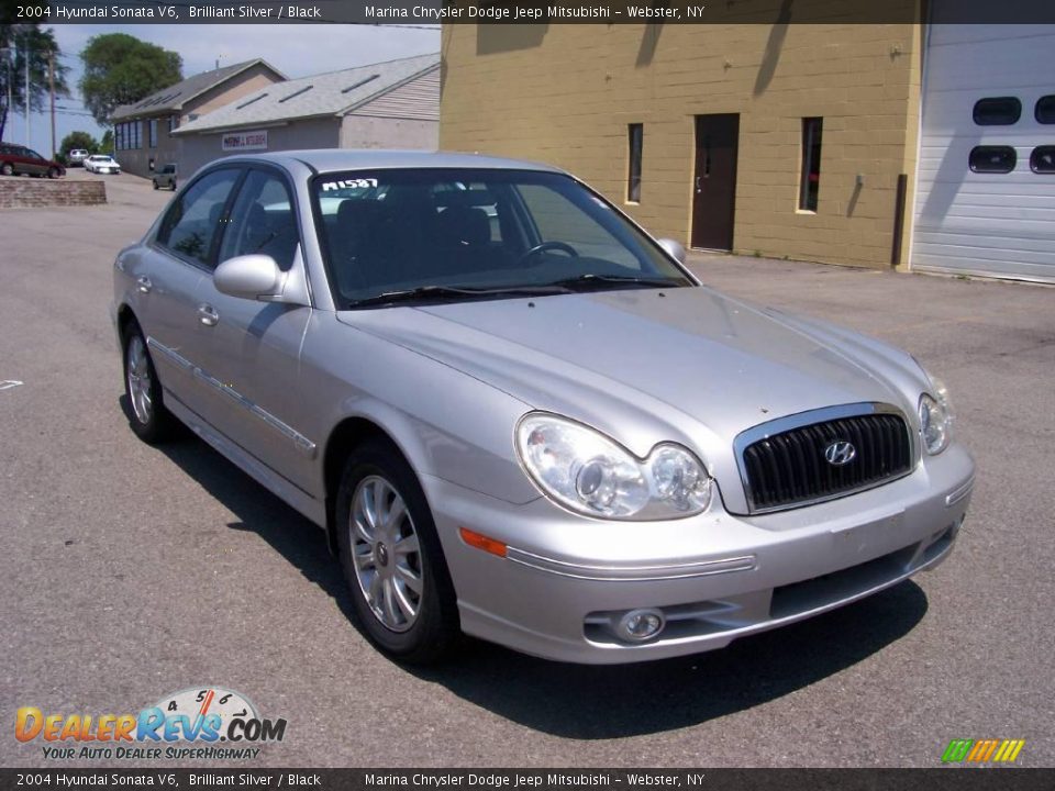 2004 Hyundai Sonata V6 Brilliant Silver / Black Photo #12