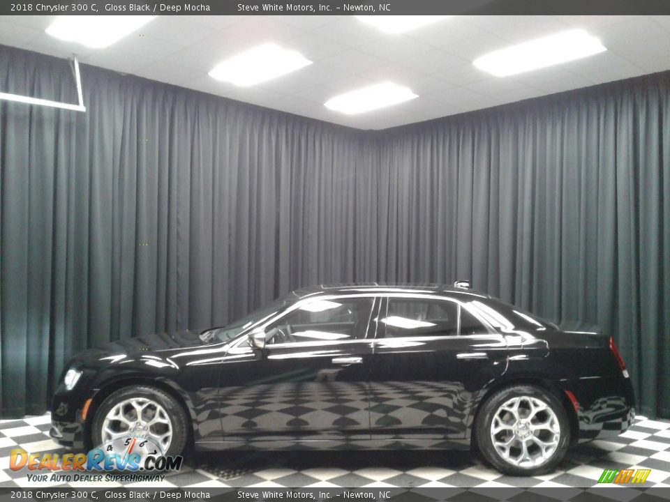 2018 Chrysler 300 C Gloss Black / Deep Mocha Photo #1