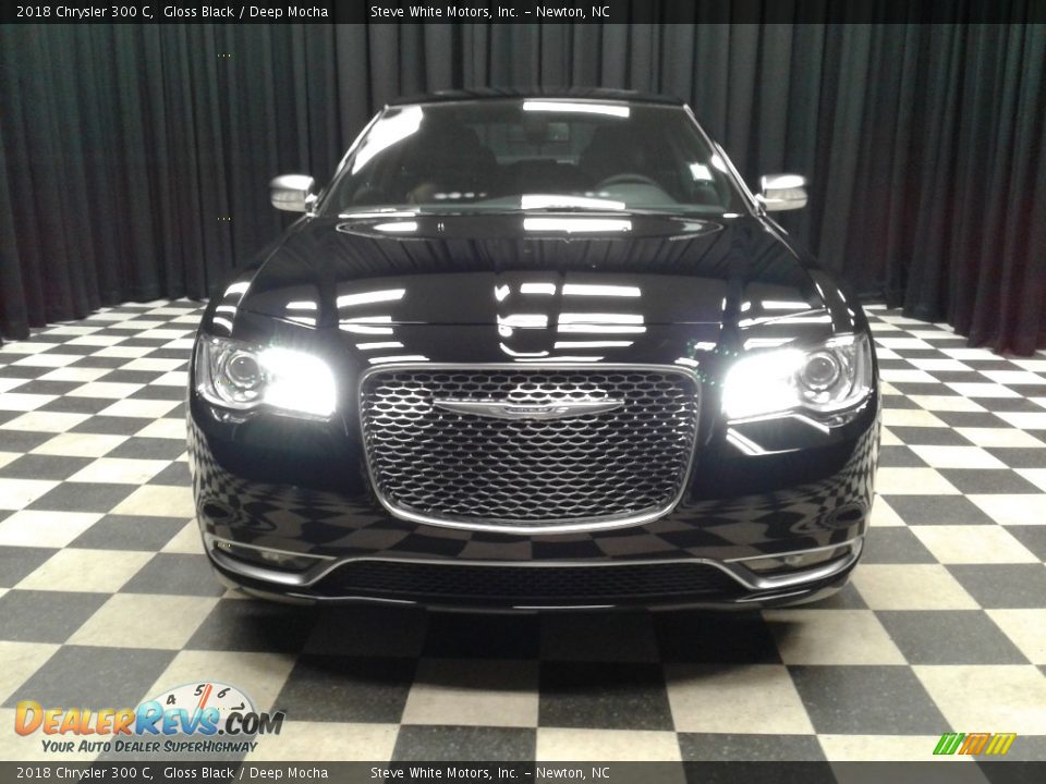 2018 Chrysler 300 C Gloss Black / Deep Mocha Photo #3