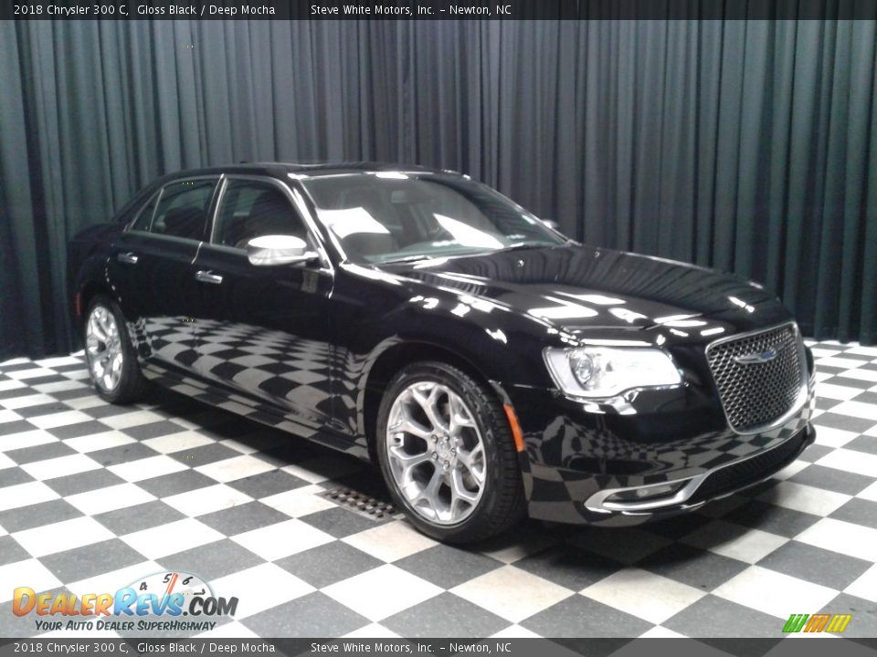 2018 Chrysler 300 C Gloss Black / Deep Mocha Photo #4