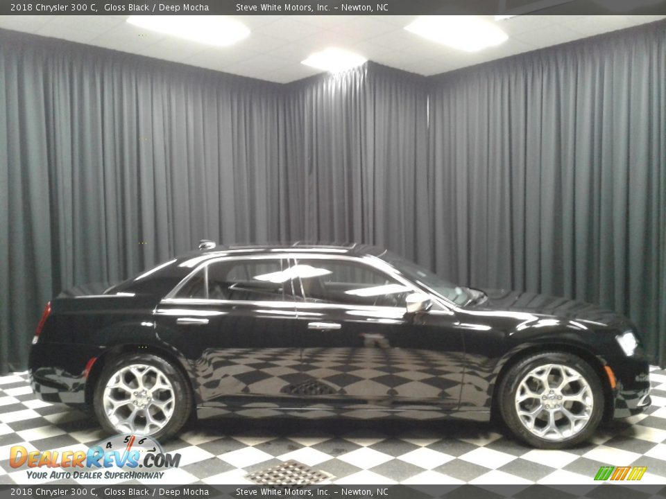 2018 Chrysler 300 C Gloss Black / Deep Mocha Photo #5