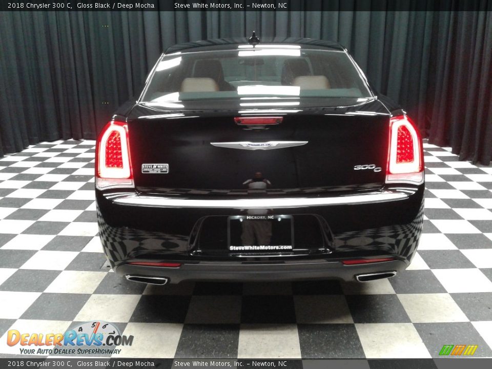 2018 Chrysler 300 C Gloss Black / Deep Mocha Photo #7