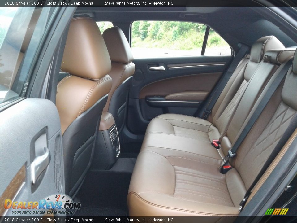 2018 Chrysler 300 C Gloss Black / Deep Mocha Photo #11