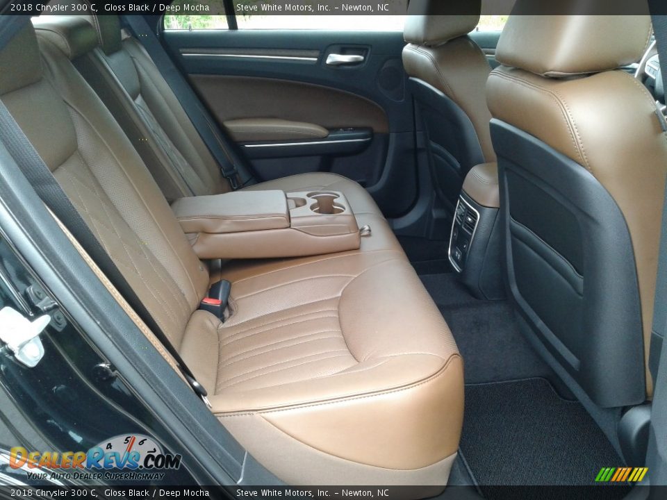 2018 Chrysler 300 C Gloss Black / Deep Mocha Photo #13