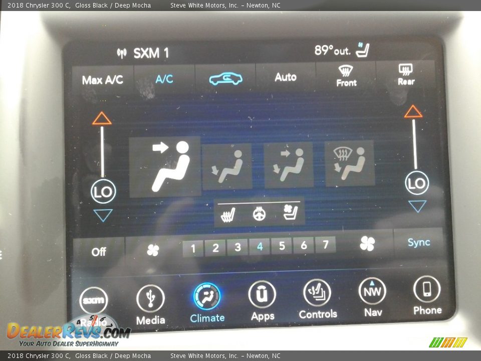 2018 Chrysler 300 C Gloss Black / Deep Mocha Photo #20