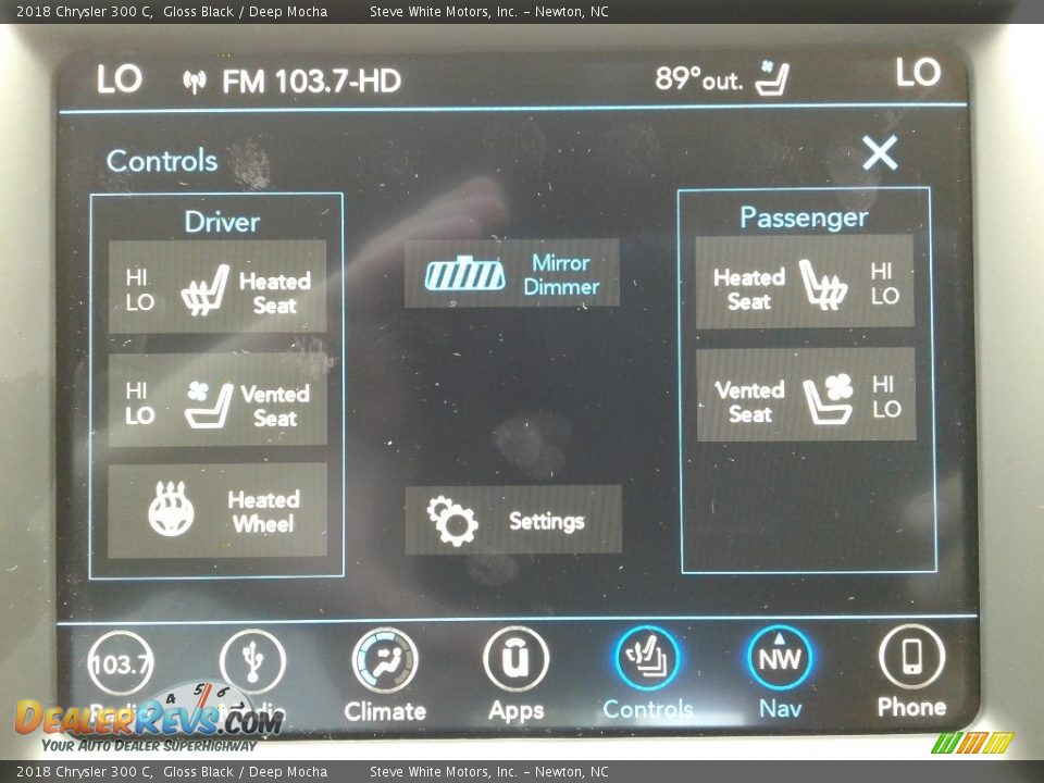 2018 Chrysler 300 C Gloss Black / Deep Mocha Photo #23