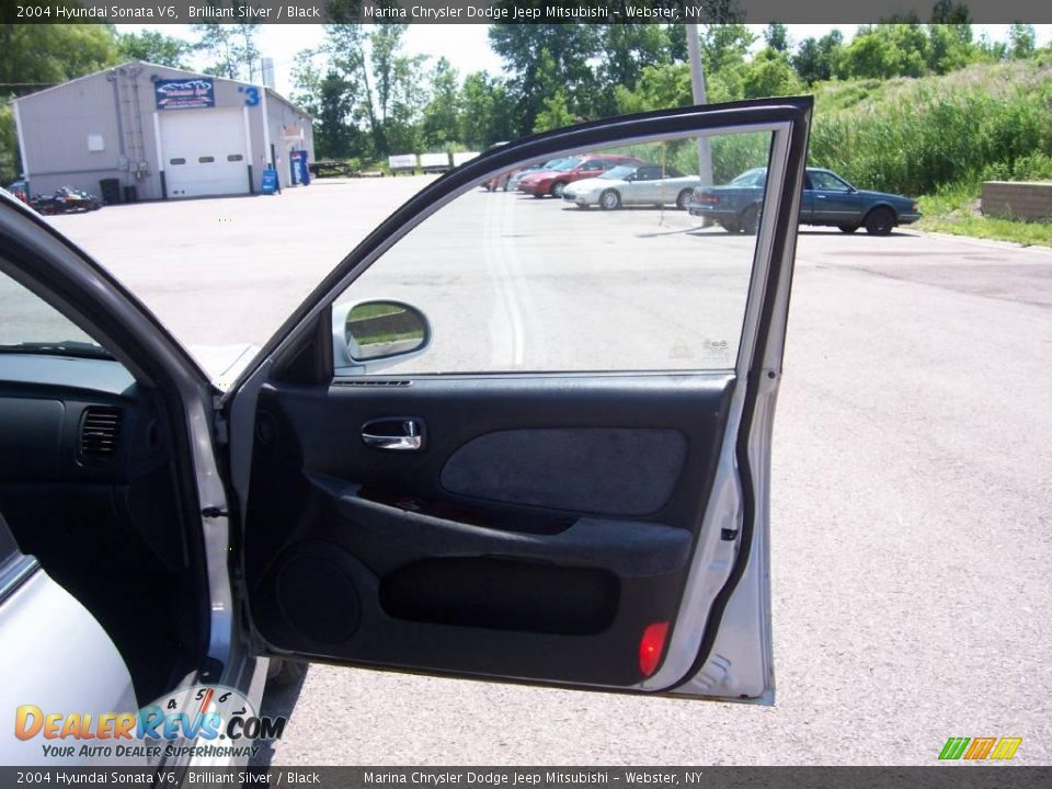 2004 Hyundai Sonata V6 Brilliant Silver / Black Photo #22