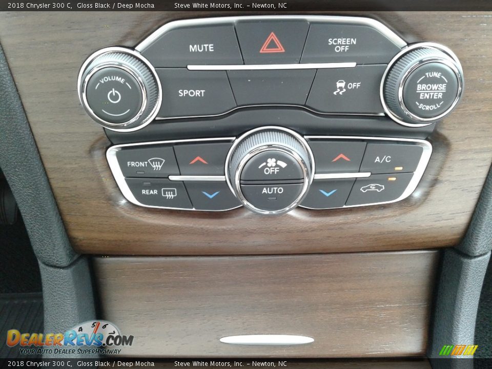 2018 Chrysler 300 C Gloss Black / Deep Mocha Photo #25