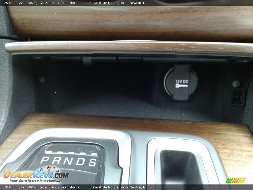 2018 Chrysler 300 C Gloss Black / Deep Mocha Photo #26