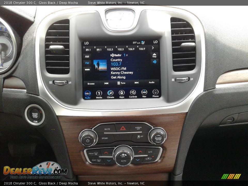 2018 Chrysler 300 C Gloss Black / Deep Mocha Photo #27