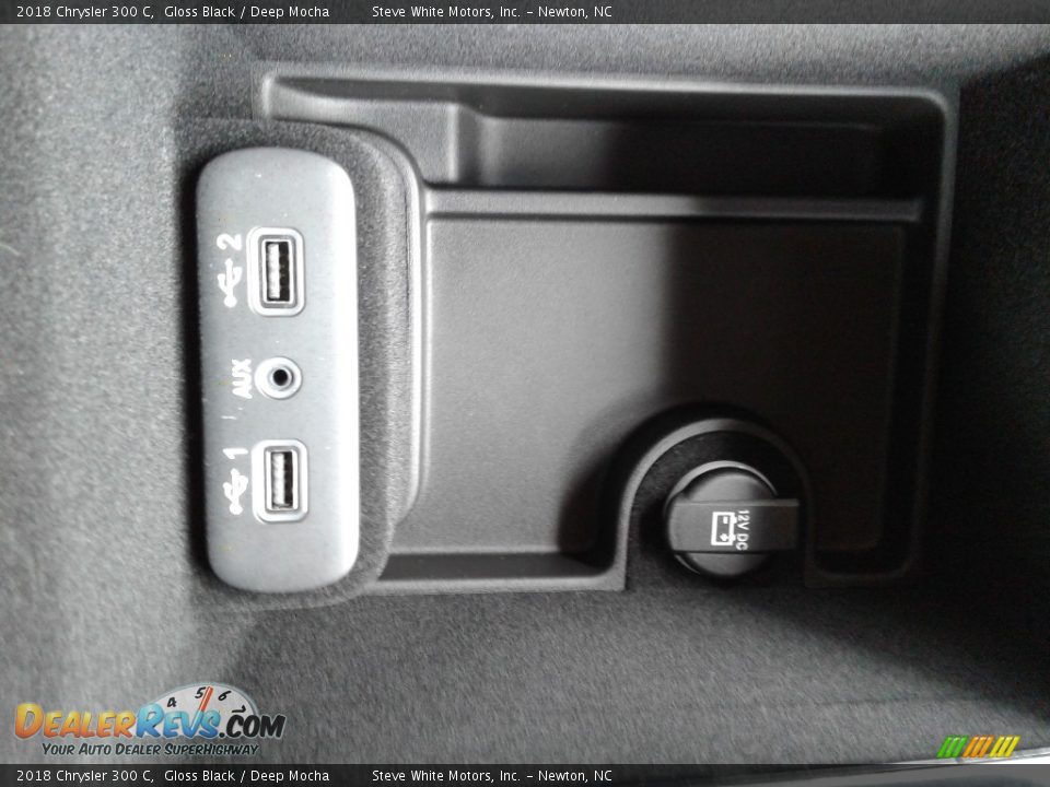 2018 Chrysler 300 C Gloss Black / Deep Mocha Photo #29