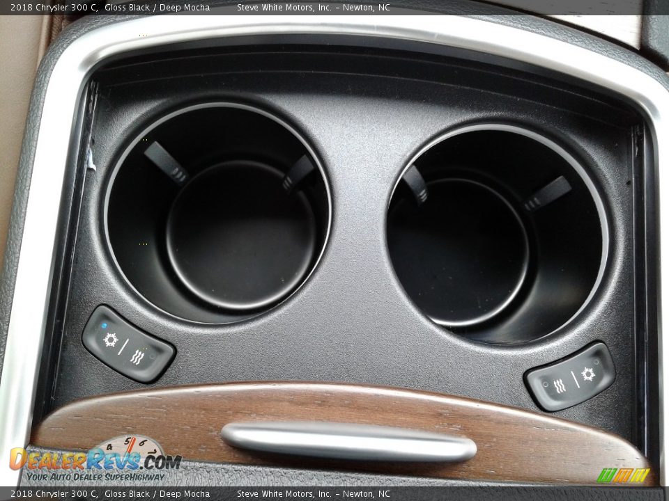2018 Chrysler 300 C Gloss Black / Deep Mocha Photo #30