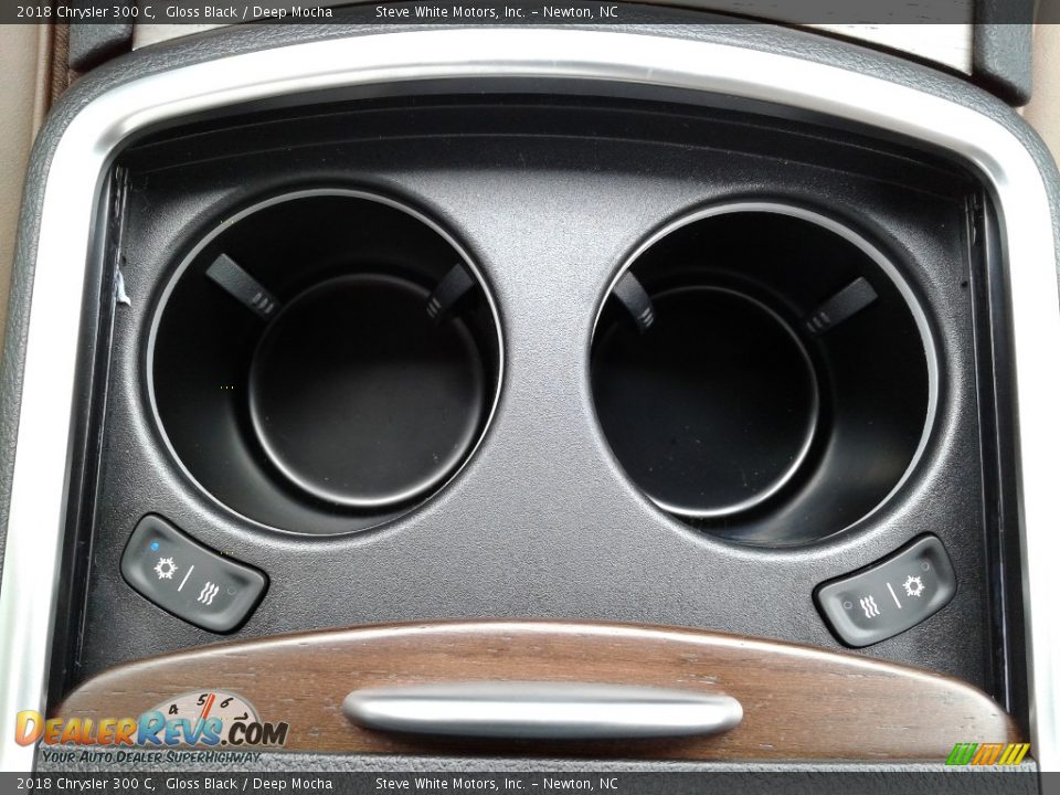 2018 Chrysler 300 C Gloss Black / Deep Mocha Photo #31