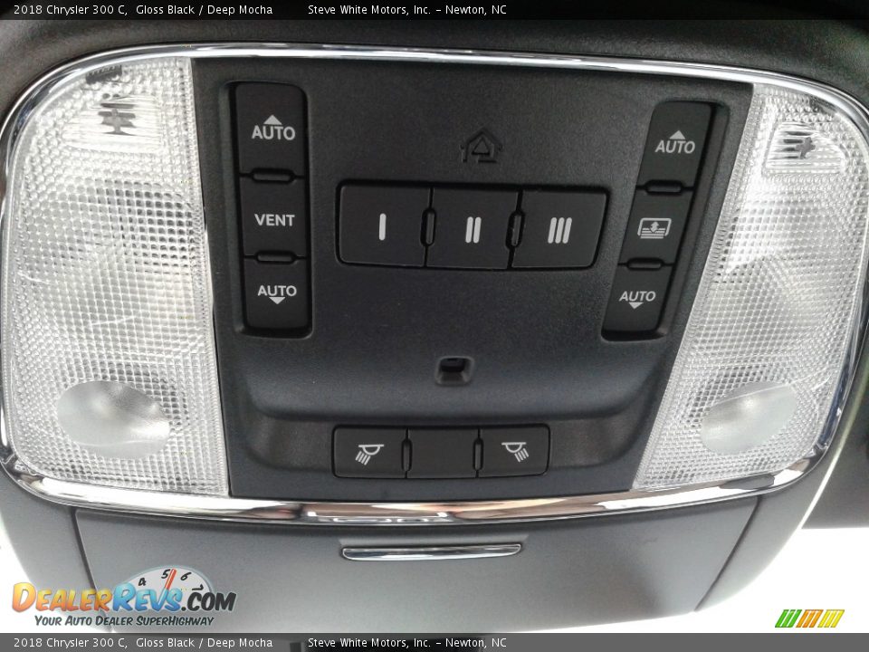 2018 Chrysler 300 C Gloss Black / Deep Mocha Photo #32