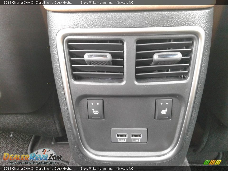 2018 Chrysler 300 C Gloss Black / Deep Mocha Photo #34