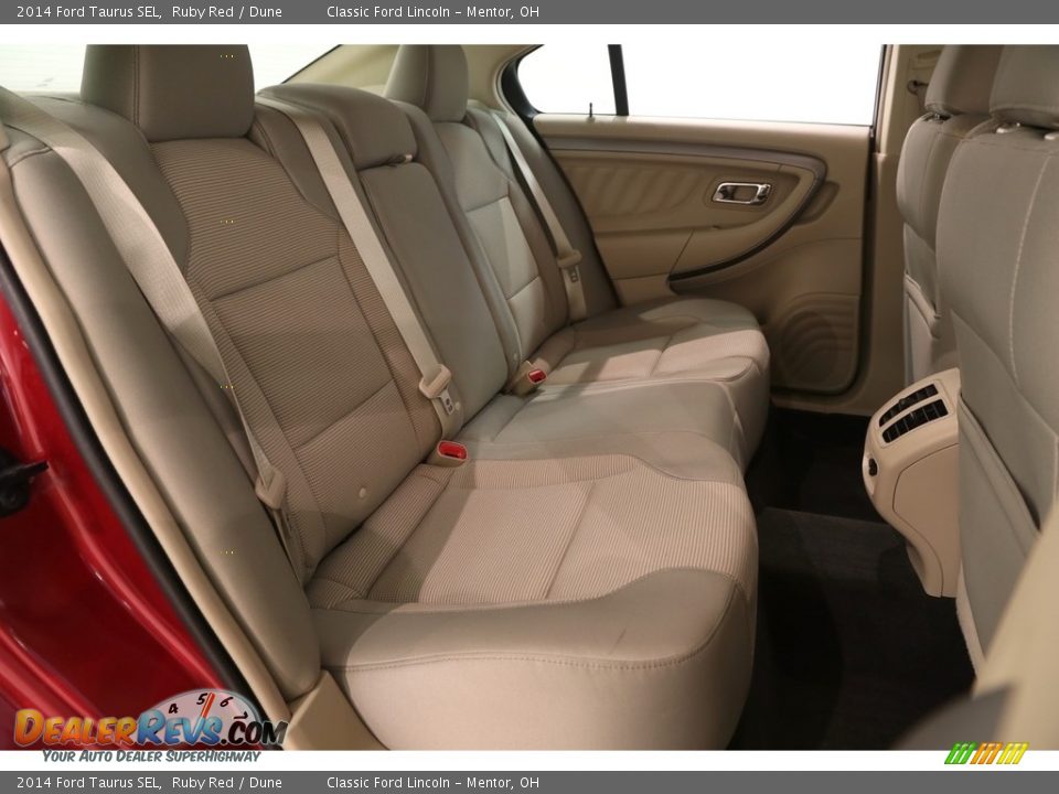 2014 Ford Taurus SEL Ruby Red / Dune Photo #24
