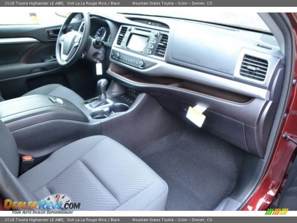 2018 Toyota Highlander LE AWD Ooh La La Rouge Mica / Black Photo #10