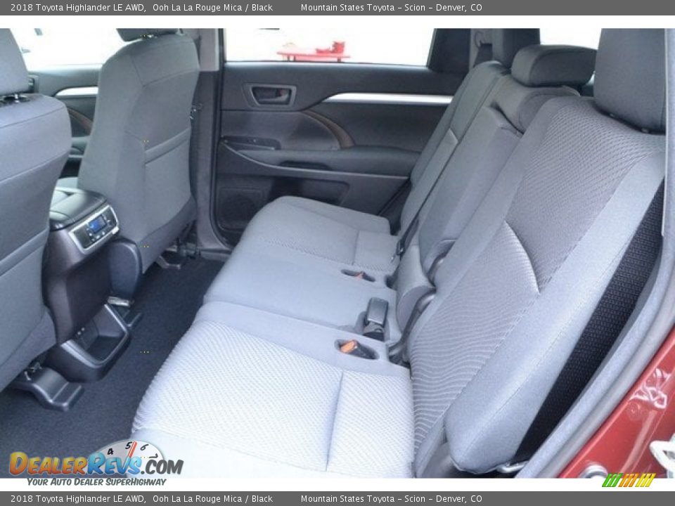 2018 Toyota Highlander LE AWD Ooh La La Rouge Mica / Black Photo #14