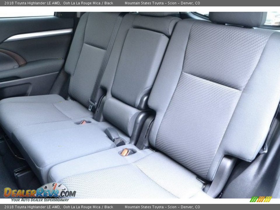 2018 Toyota Highlander LE AWD Ooh La La Rouge Mica / Black Photo #15