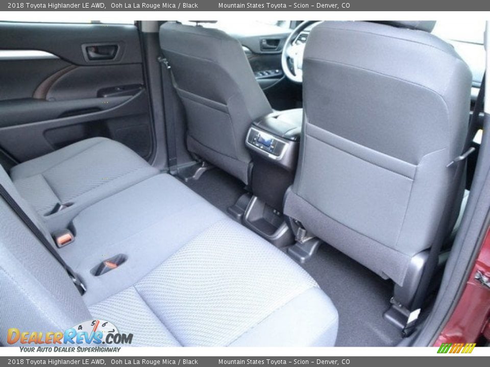 2018 Toyota Highlander LE AWD Ooh La La Rouge Mica / Black Photo #17