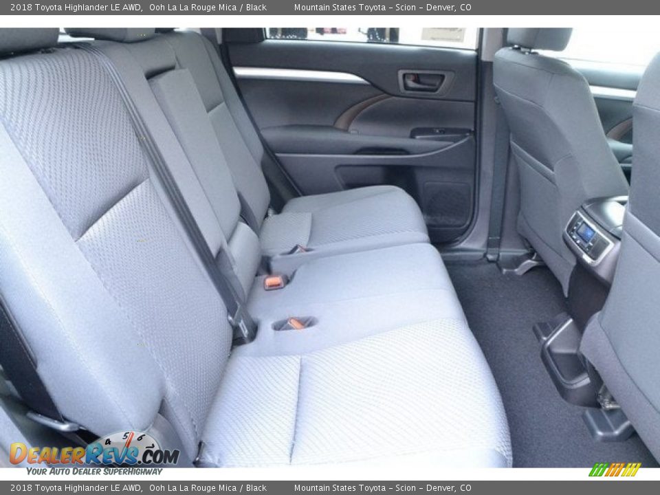 2018 Toyota Highlander LE AWD Ooh La La Rouge Mica / Black Photo #18