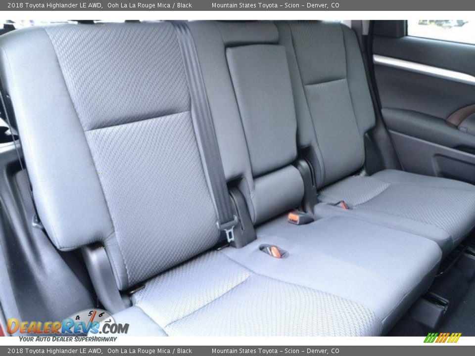 2018 Toyota Highlander LE AWD Ooh La La Rouge Mica / Black Photo #19
