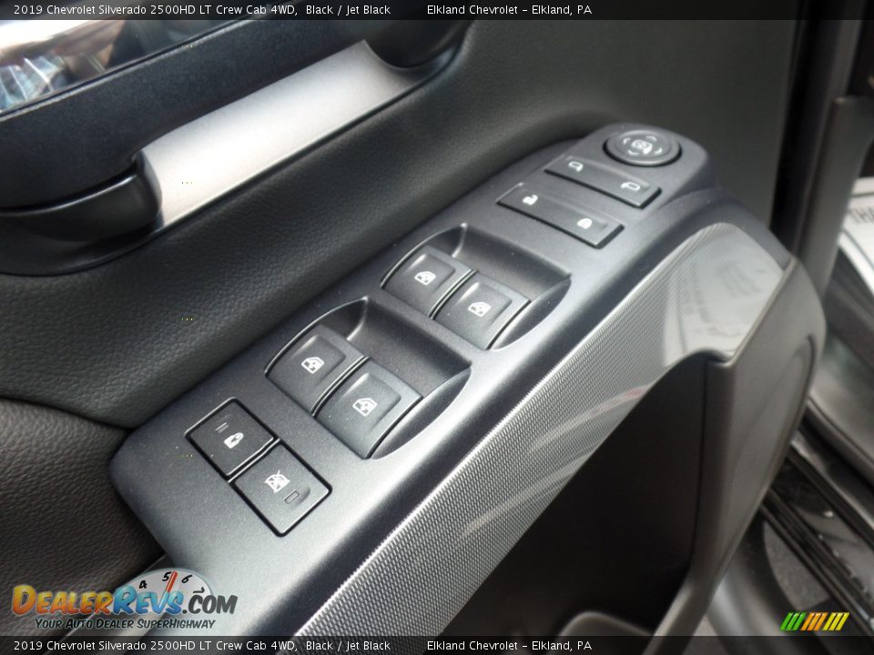 Controls of 2019 Chevrolet Silverado 2500HD LT Crew Cab 4WD Photo #22