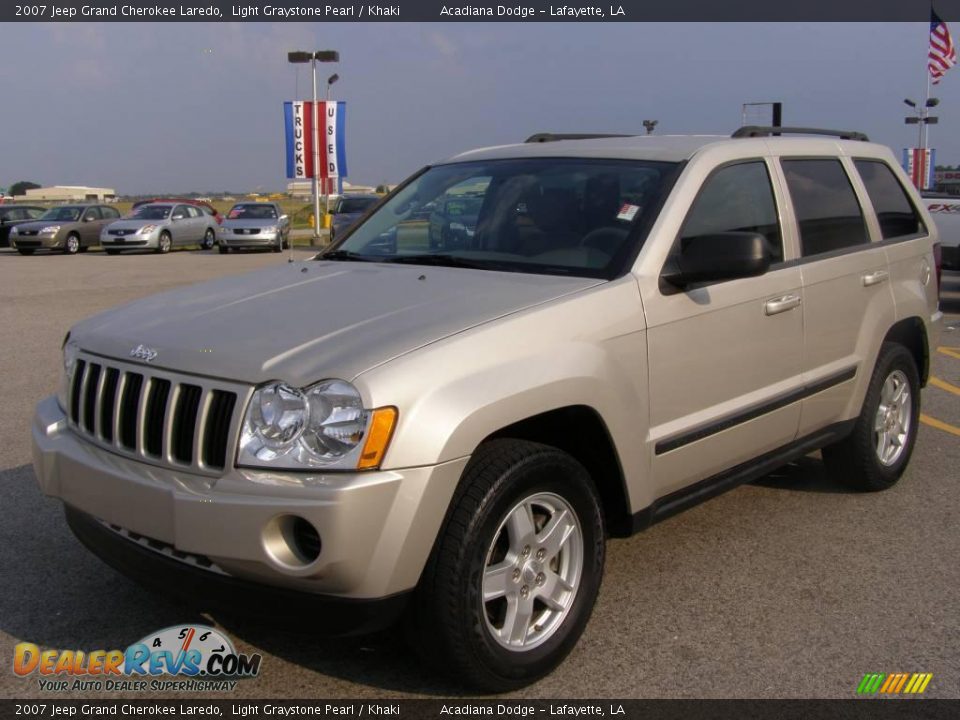 2007 Jeep Grand Cherokee Laredo Light Graystone Pearl / Khaki Photo #7
