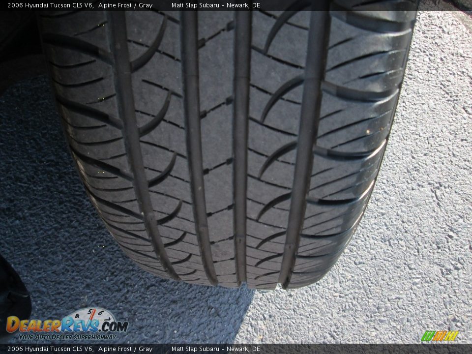2006 Hyundai Tucson GLS V6 Alpine Frost / Gray Photo #23