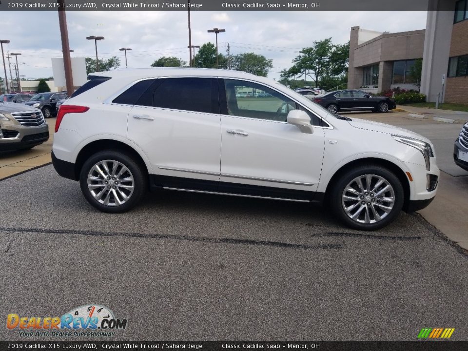 2019 Cadillac XT5 Luxury AWD Crystal White Tricoat / Sahara Beige Photo #2