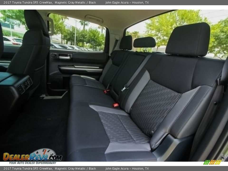 2017 Toyota Tundra SR5 CrewMax Magnetic Gray Metallic / Black Photo #18