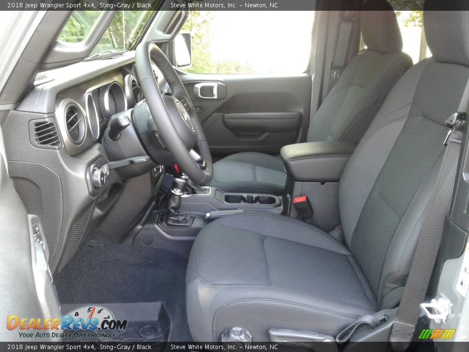 Front Seat of 2018 Jeep Wrangler Sport 4x4 Photo #10