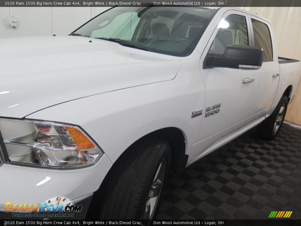 2016 Ram 1500 Big Horn Crew Cab 4x4 Bright White / Black/Diesel Gray Photo #7