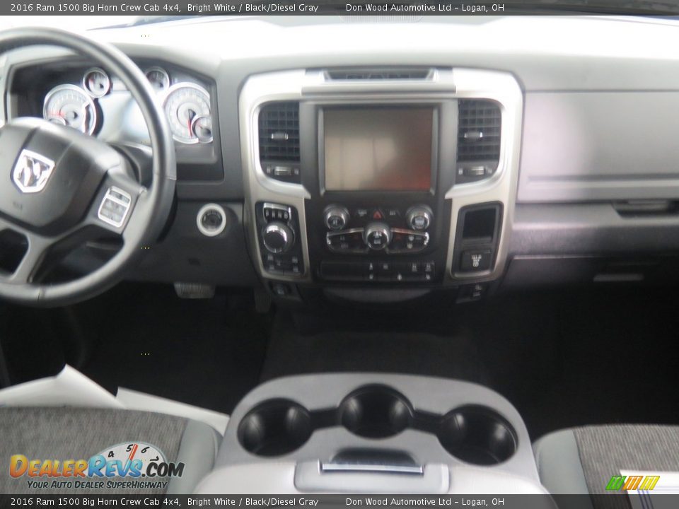 2016 Ram 1500 Big Horn Crew Cab 4x4 Bright White / Black/Diesel Gray Photo #10
