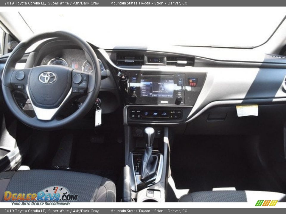 2019 Toyota Corolla LE Super White / Ash/Dark Gray Photo #8