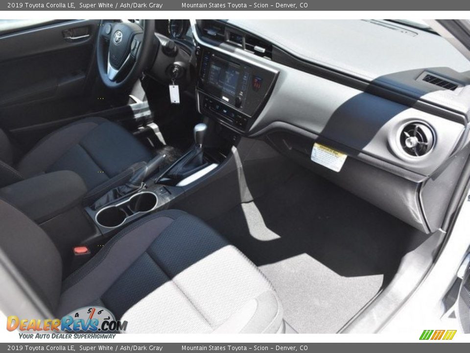 2019 Toyota Corolla LE Super White / Ash/Dark Gray Photo #11