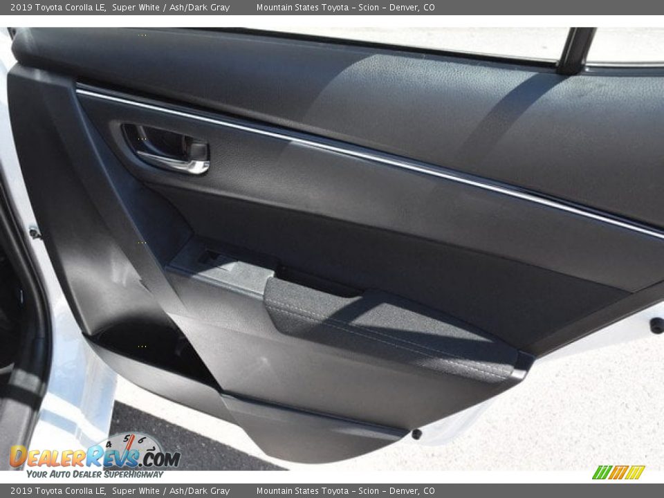 2019 Toyota Corolla LE Super White / Ash/Dark Gray Photo #23