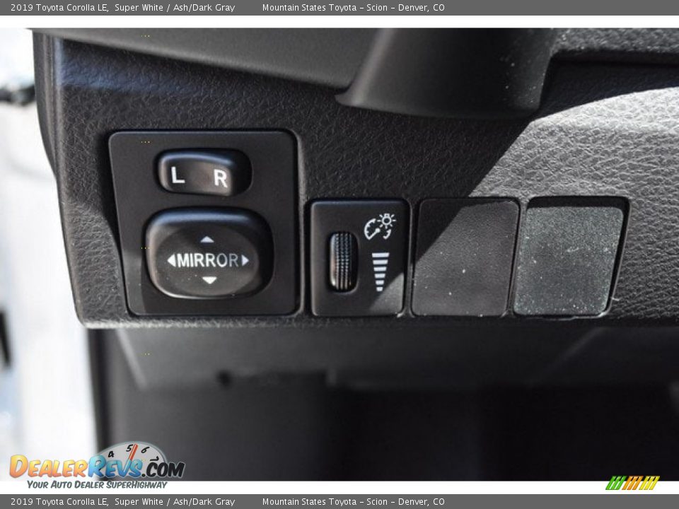 2019 Toyota Corolla LE Super White / Ash/Dark Gray Photo #25