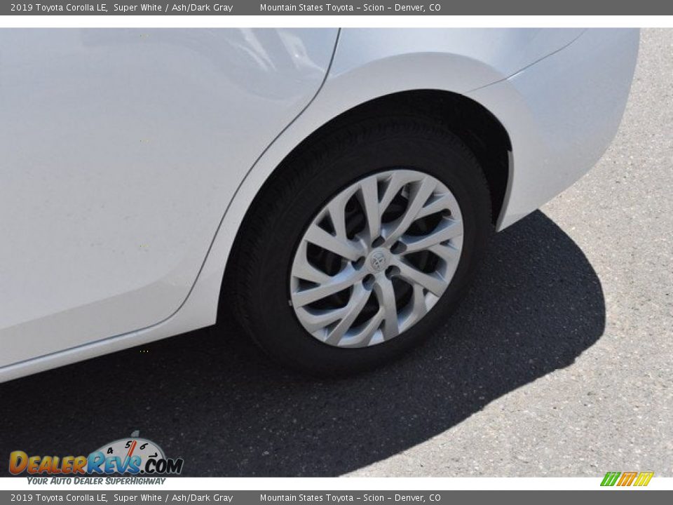 2019 Toyota Corolla LE Super White / Ash/Dark Gray Photo #33