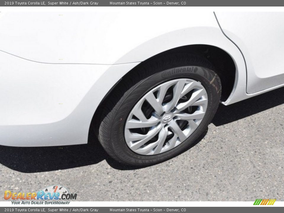 2019 Toyota Corolla LE Super White / Ash/Dark Gray Photo #34