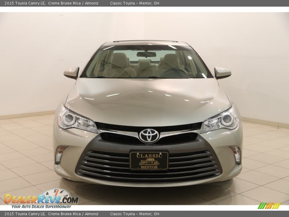2015 Toyota Camry LE Creme Brulee Mica / Almond Photo #2