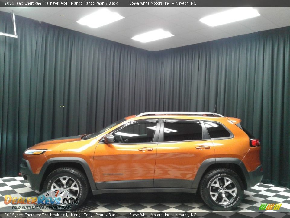2016 Jeep Cherokee Trailhawk 4x4 Mango Tango Pearl / Black Photo #1