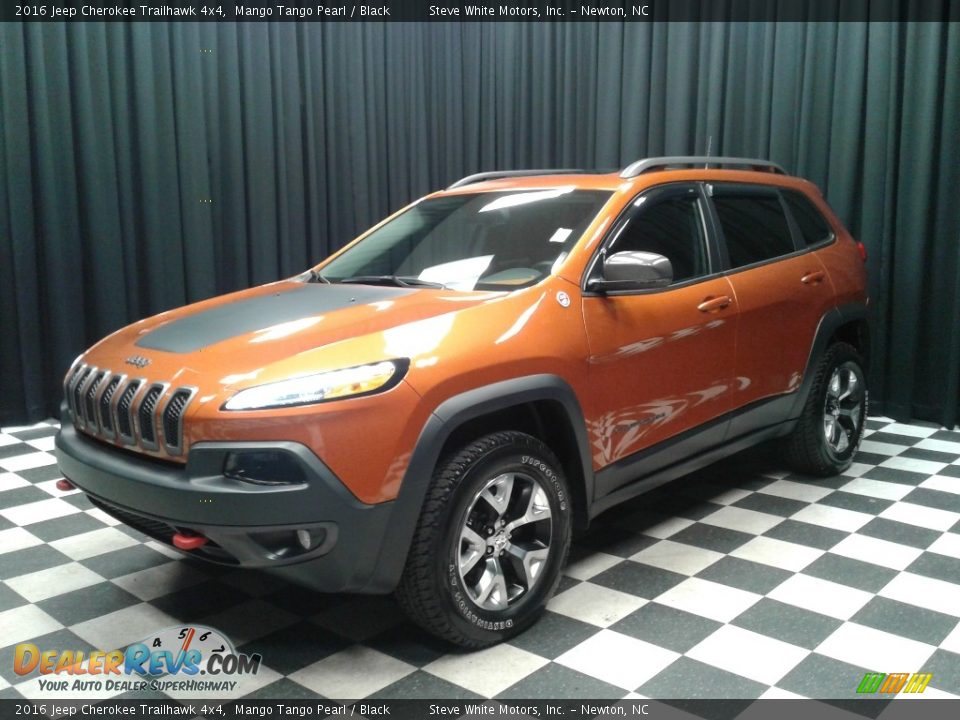 2016 Jeep Cherokee Trailhawk 4x4 Mango Tango Pearl / Black Photo #2
