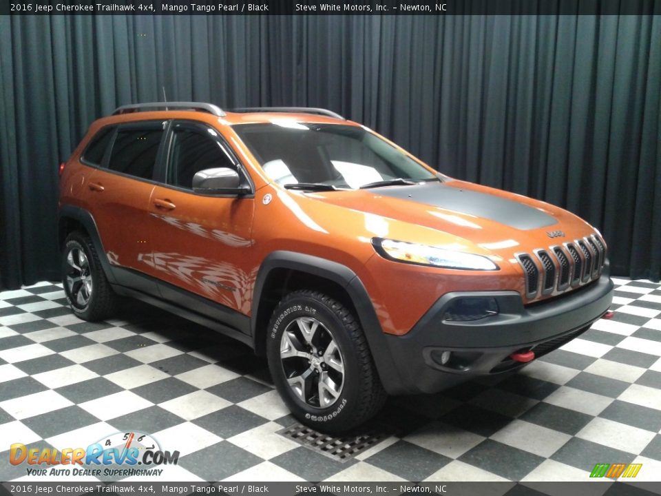 2016 Jeep Cherokee Trailhawk 4x4 Mango Tango Pearl / Black Photo #4