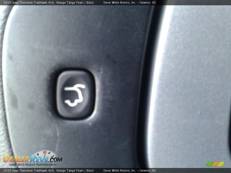 2016 Jeep Cherokee Trailhawk 4x4 Mango Tango Pearl / Black Photo #12