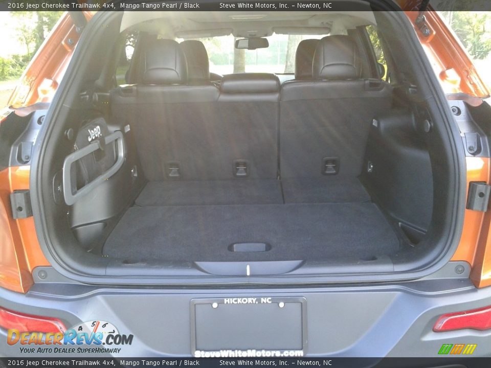2016 Jeep Cherokee Trailhawk 4x4 Mango Tango Pearl / Black Photo #13
