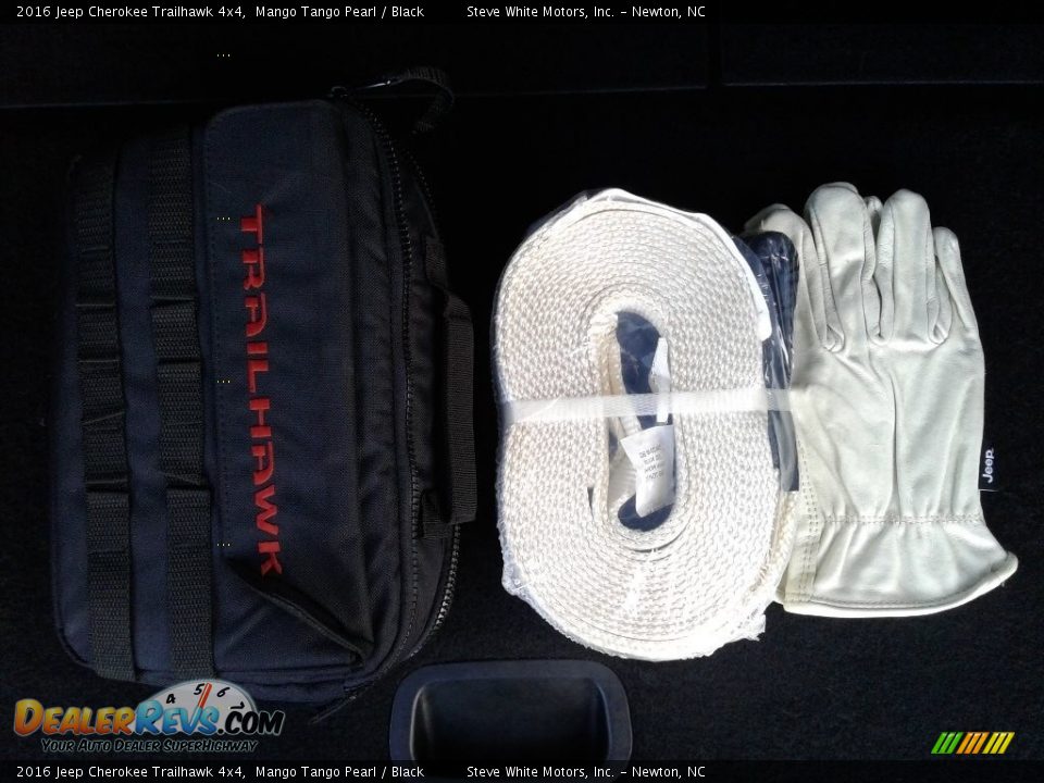 2016 Jeep Cherokee Trailhawk 4x4 Mango Tango Pearl / Black Photo #14