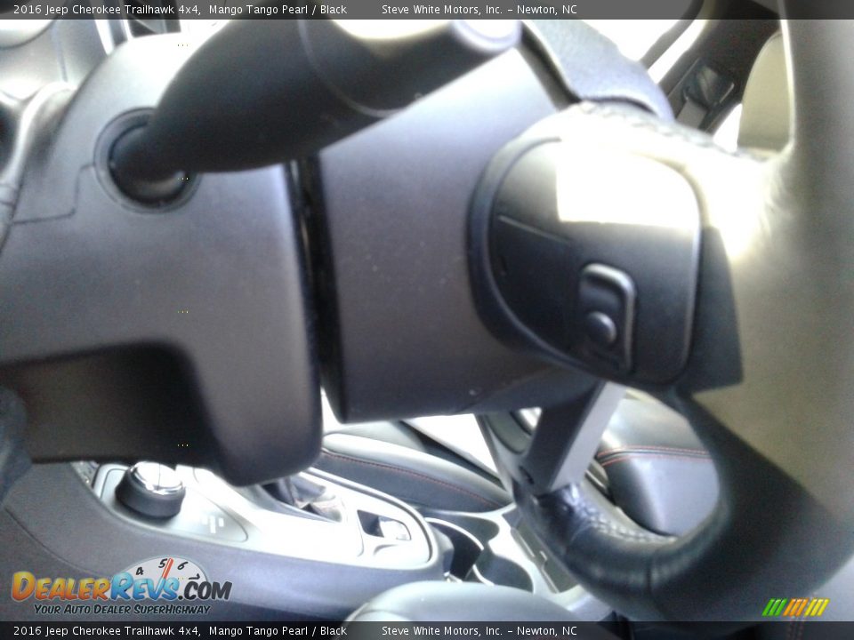 2016 Jeep Cherokee Trailhawk 4x4 Mango Tango Pearl / Black Photo #17